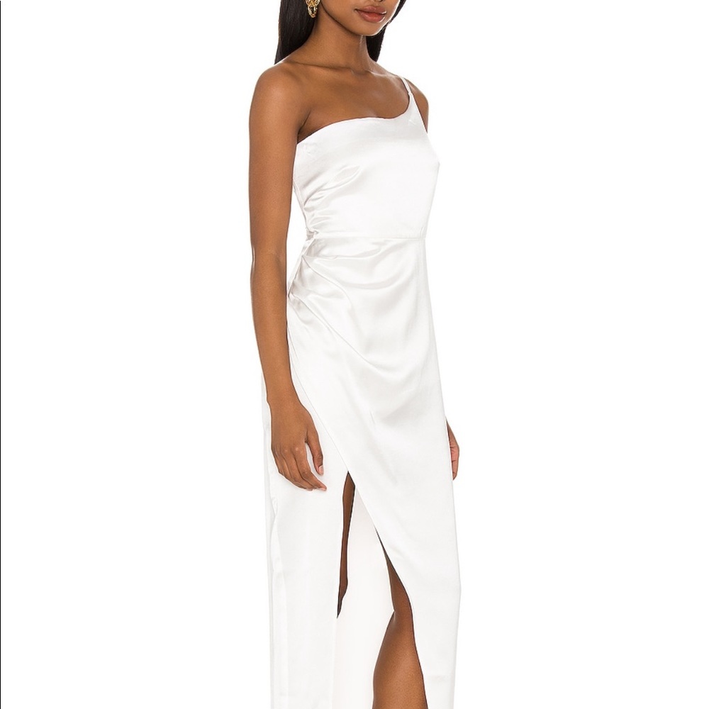 Nookie One shoulder ivory gown